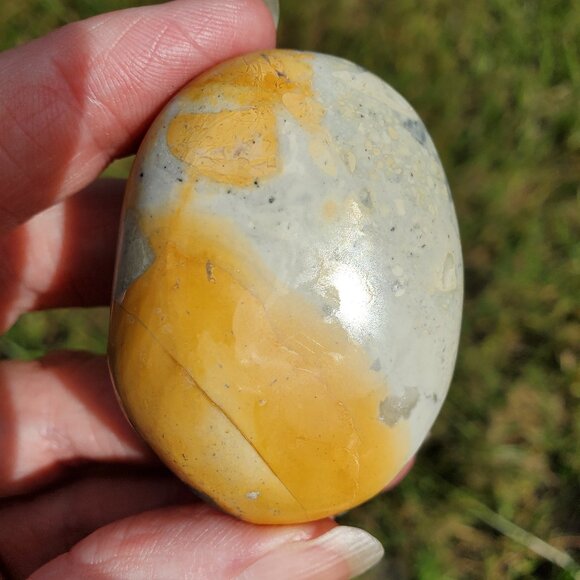 Maligano Jasper Palm Pillow Stone (T3) - Picture 1 of 7